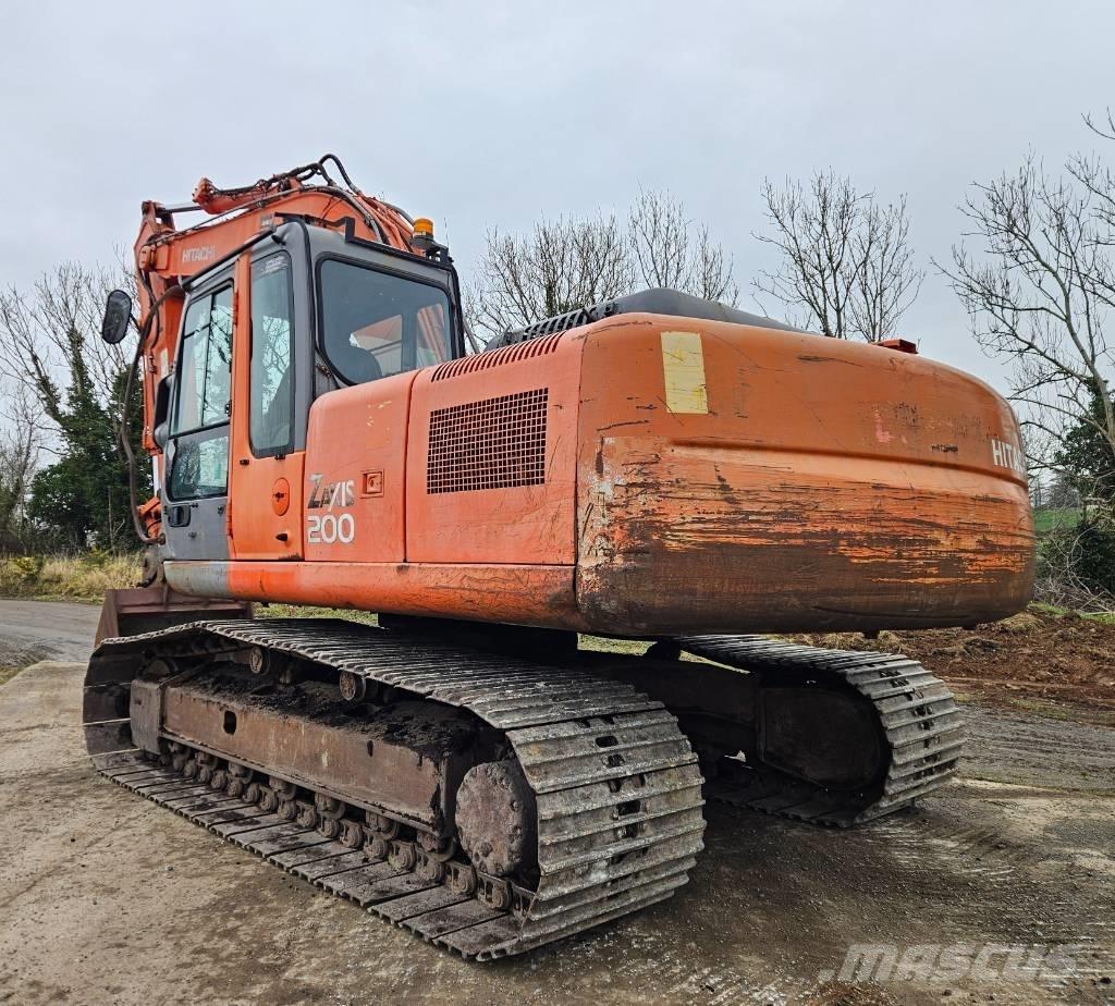 Hitachi ZX 200 LC Гусеничні екскаватори
