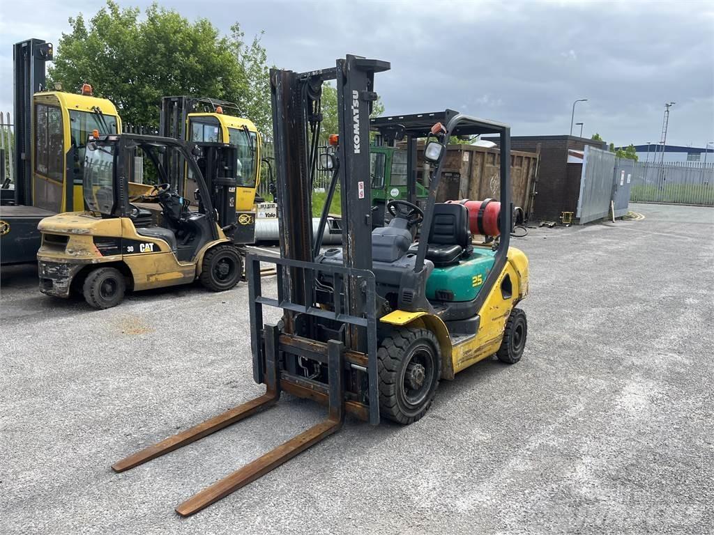 Komatsu FG25HT-16R Газові навантажувачі