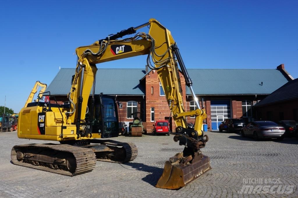 CAT 320 FL Гусеничні екскаватори