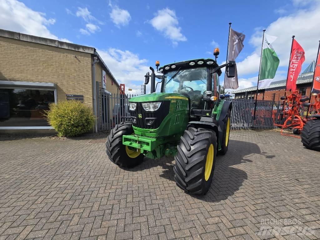 John Deere 6120 R Трактори