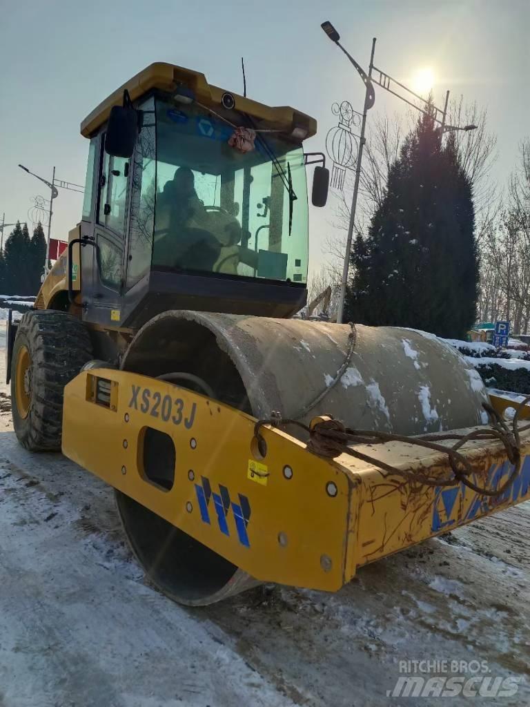 XCMG XS 143J Грунтові котки
