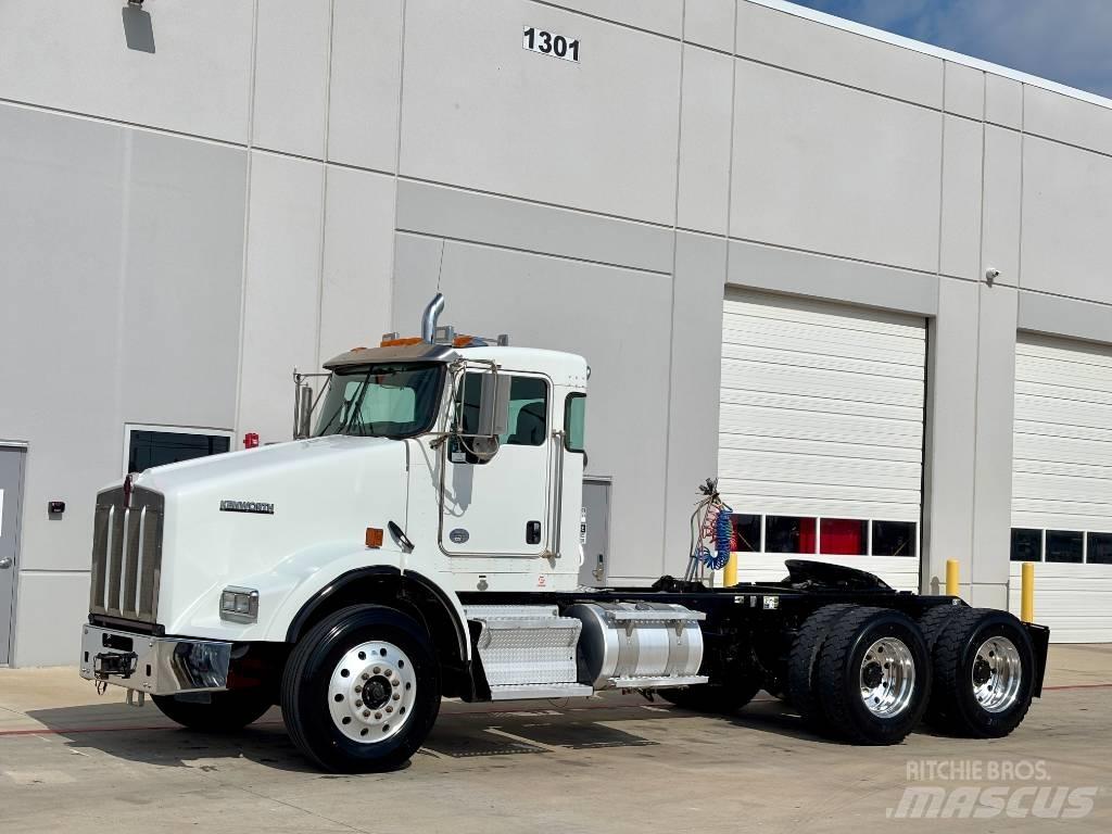 Kenworth T 800 Тягачі