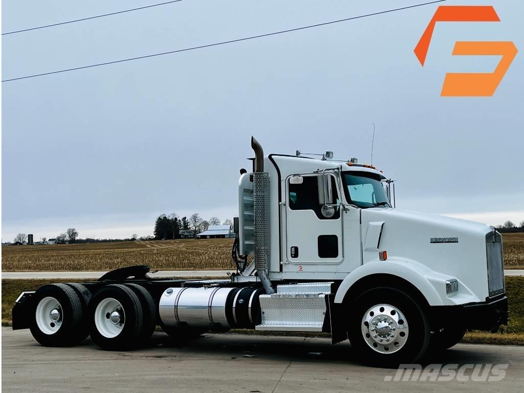 Kenworth T 800 Тягачі