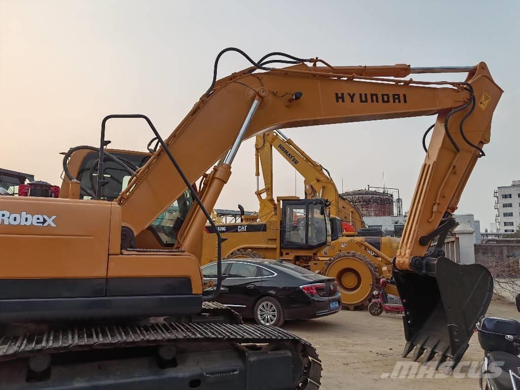 Hyundai 220LC-9s Гусеничні екскаватори