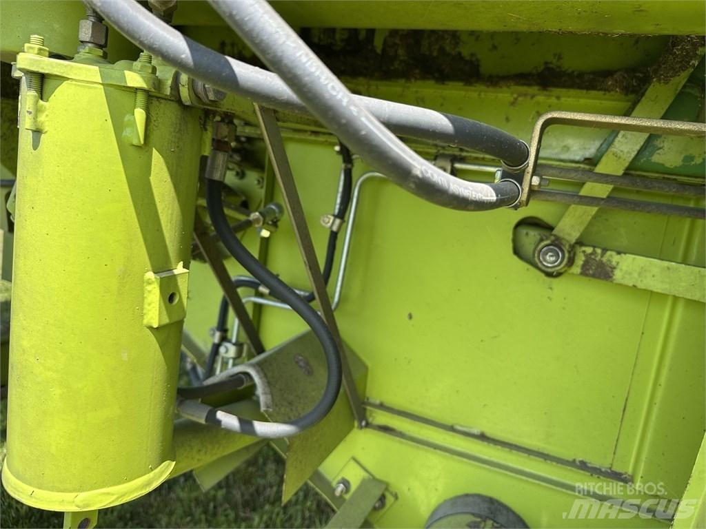 CLAAS Mega 208 Зернозбиральні комбайни