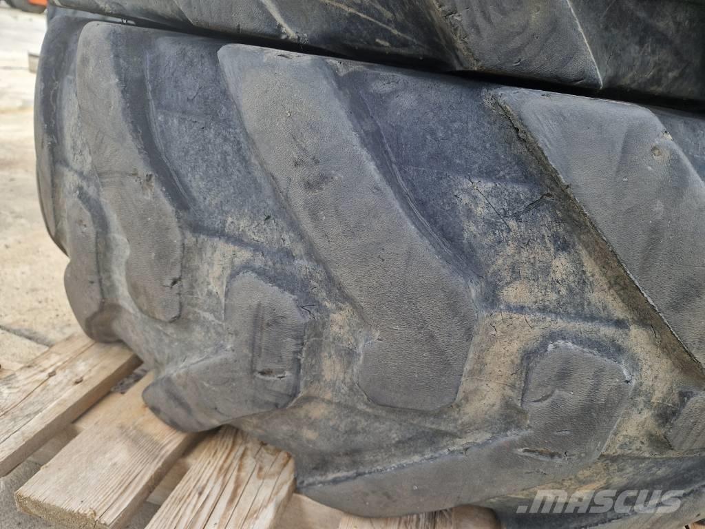 Manitou MT 1335 1440 Шини