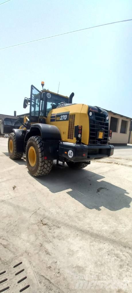 Komatsu WA270-8 Фронтальні навантажувачі