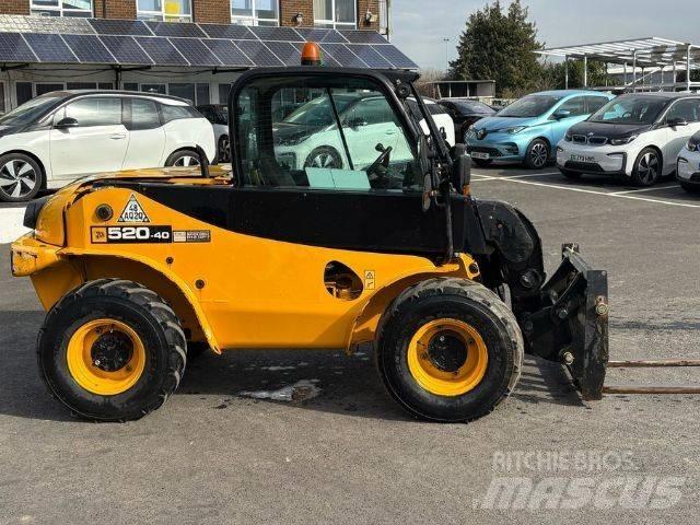 JCB 520-40 Телескопічні навантажувачі