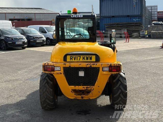 JCB 520-40 Телескопічні навантажувачі