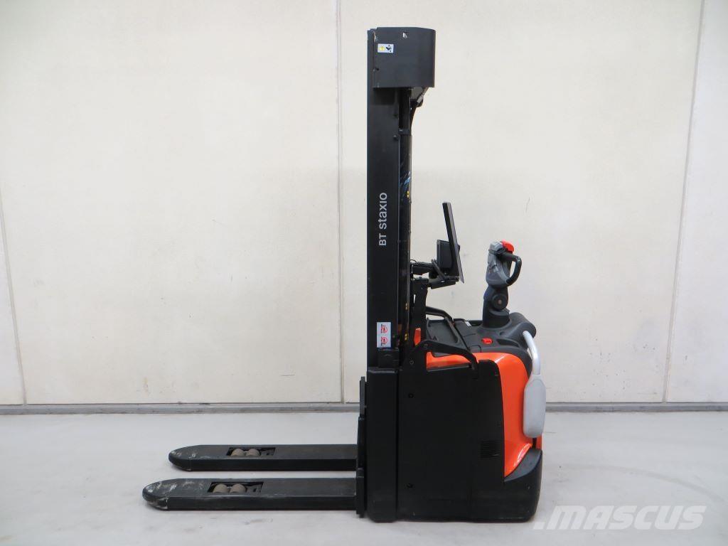 BT SPE140L Самохідні електроштабелери