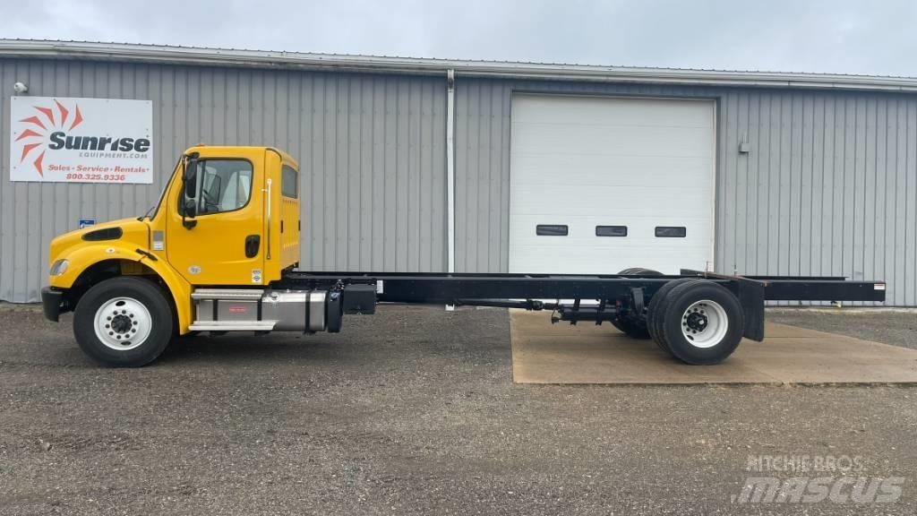 Freightliner M2 Шасі з кабіною