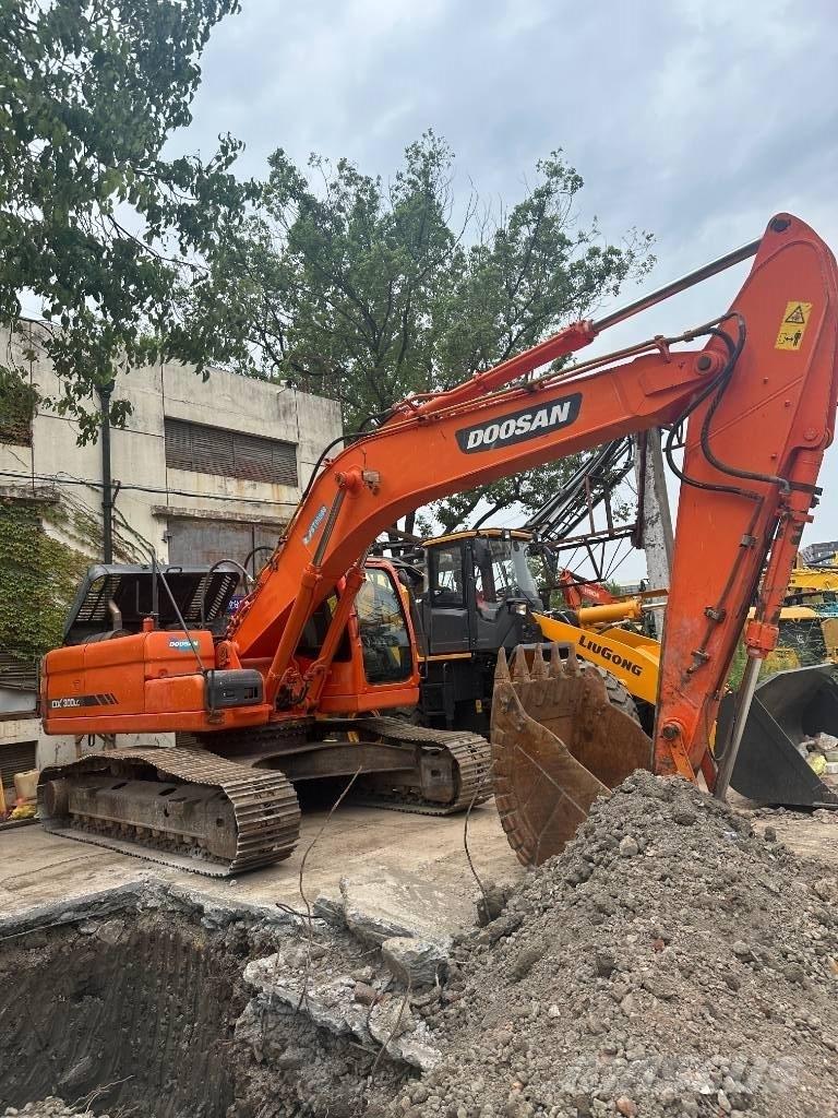 Doosan DX300 Гусеничні екскаватори