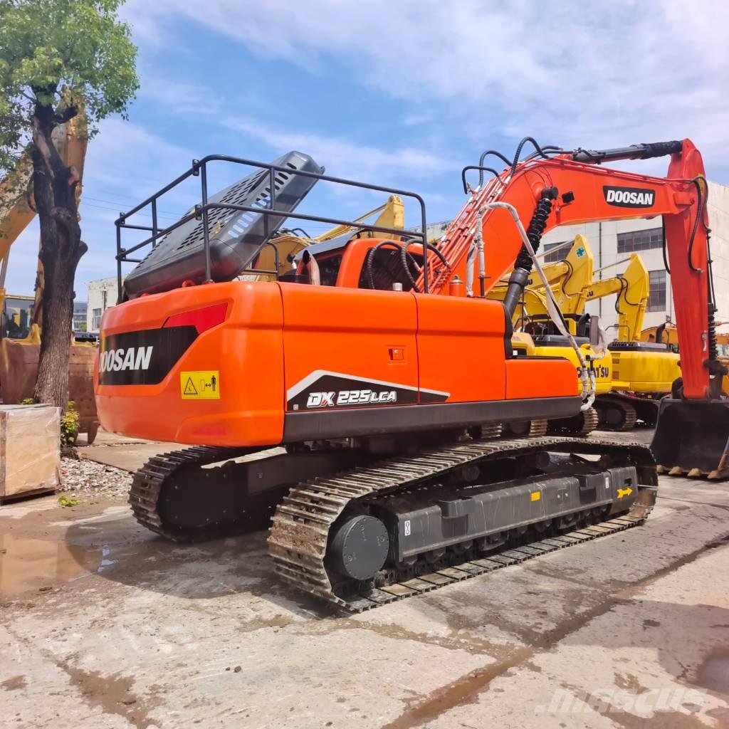 Doosan DX 225 Гусеничні екскаватори