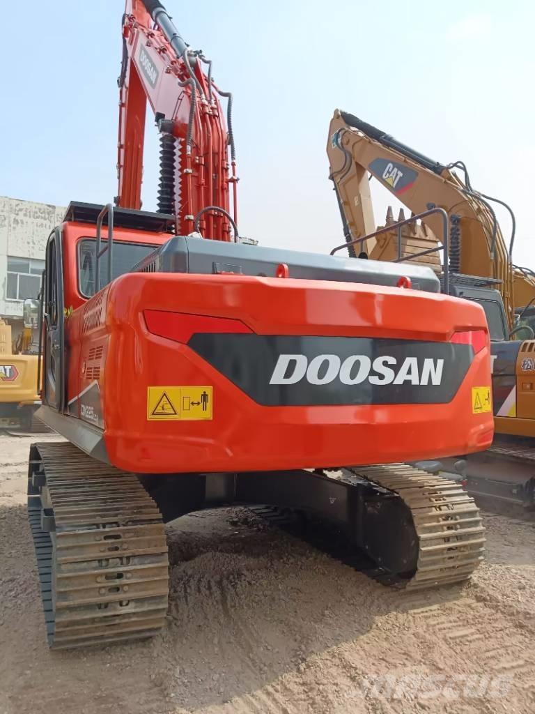 Doosan DX 225 Гусеничні екскаватори