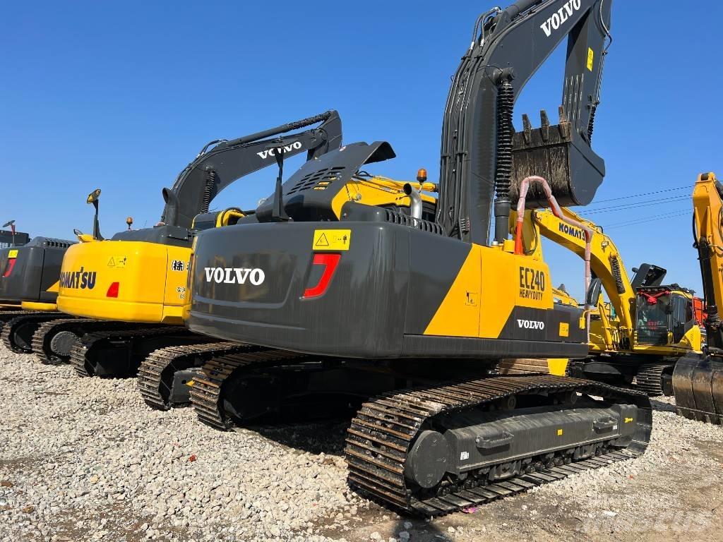 Volvo EC240DL Гусеничні екскаватори