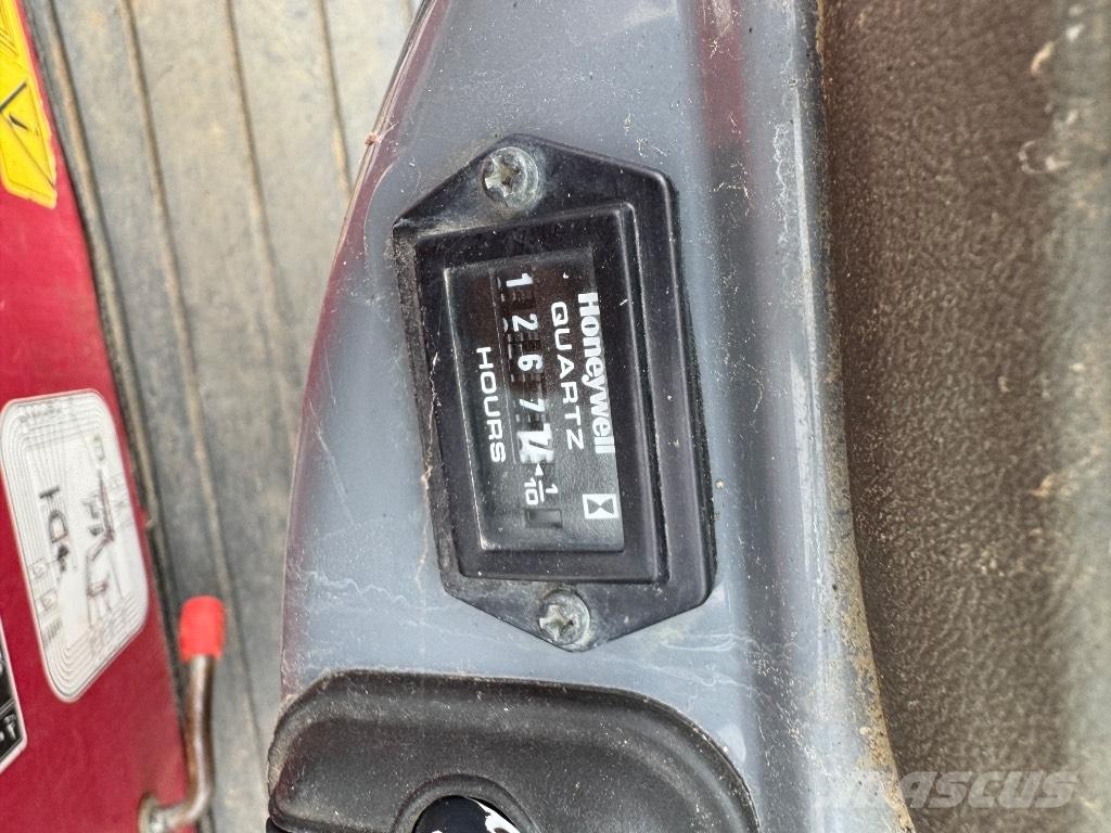 Yanmar SV08 (1D879) Міні-екскаватори < 7т