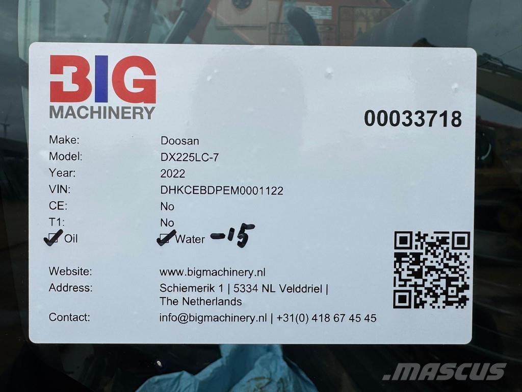 Doosan DX225LC-7 Гусеничні екскаватори