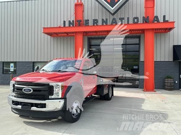 Ford F550 SD Вантажівки-платформи/бокове розвантаження