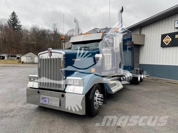 Kenworth W900 Тягачі