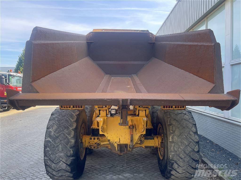 Volvo A25E Зчленовані самоскиди