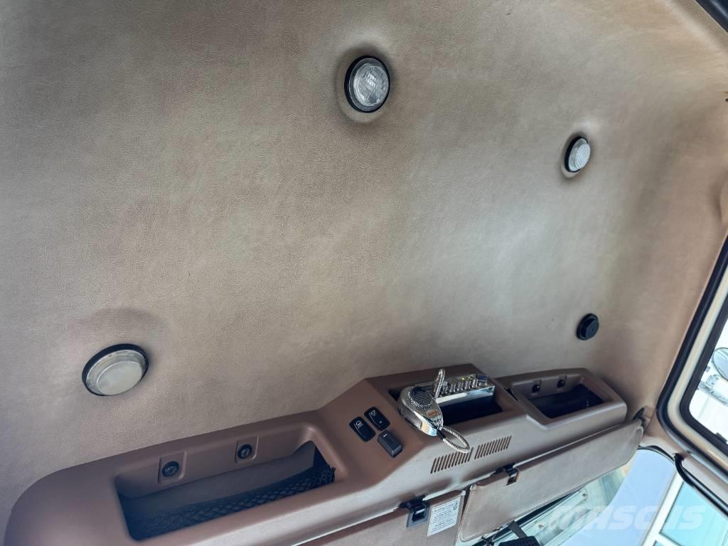 Mack GU713 Самоскиди