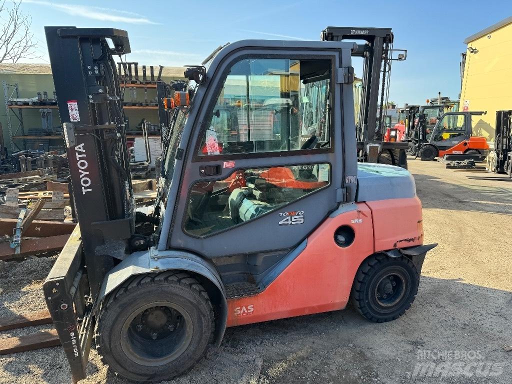 Toyota 40-8FD40N Дизельні навантажувачі