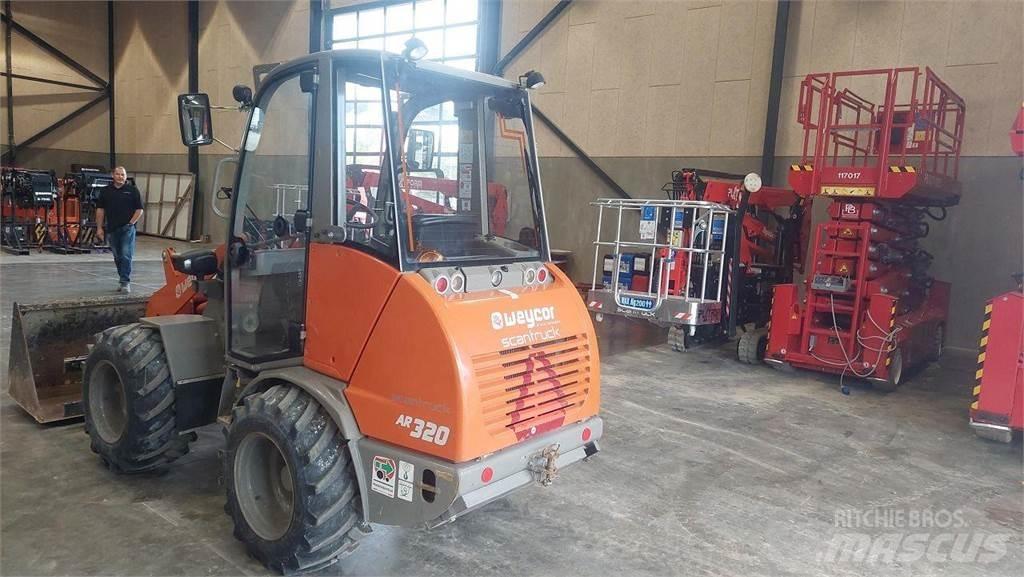 Weycor AR320 Cab Багатофункціональне обладнання для вантажних і землекопальних робіт