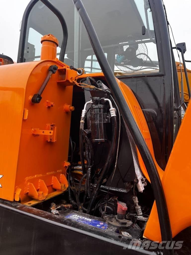 Hyundai Robex 60 W-9 Колісні екскаватори