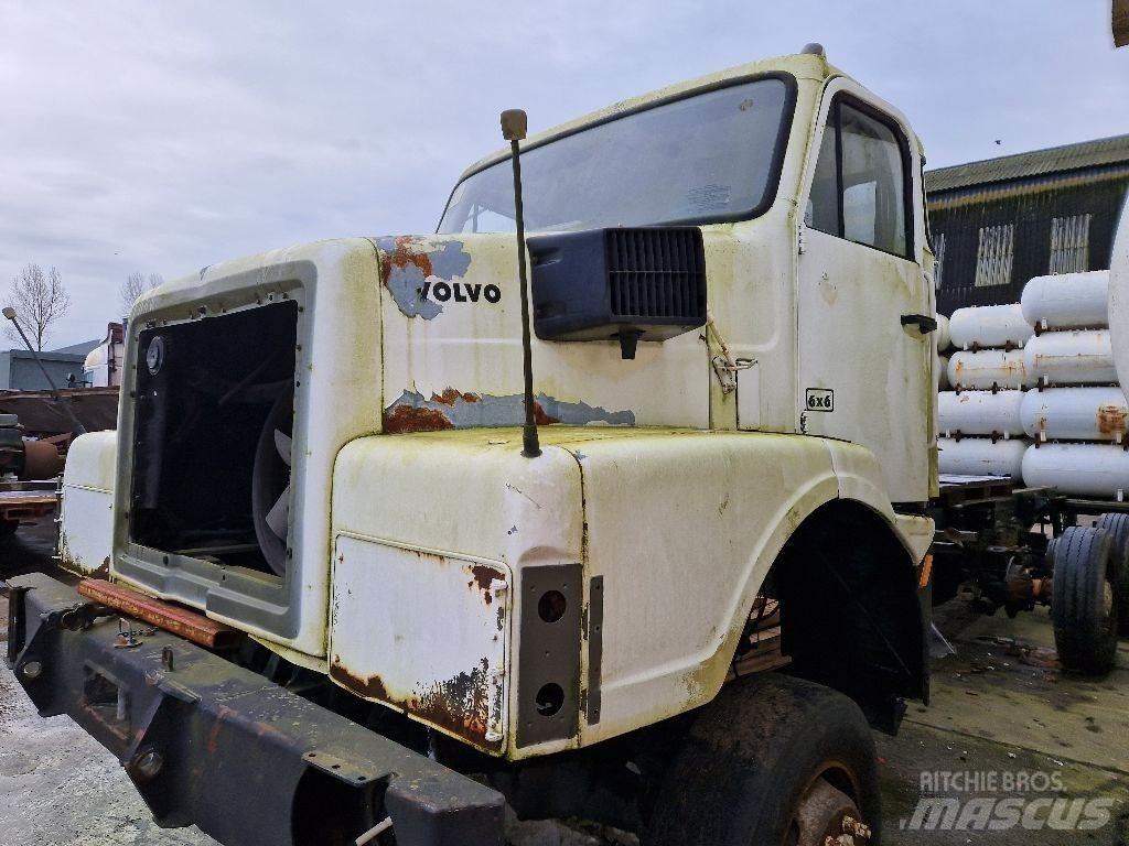 Volvo N10 6x6 Шасі з кабіною