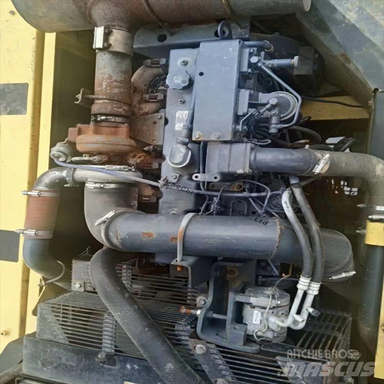Komatsu 300 Гусеничні екскаватори