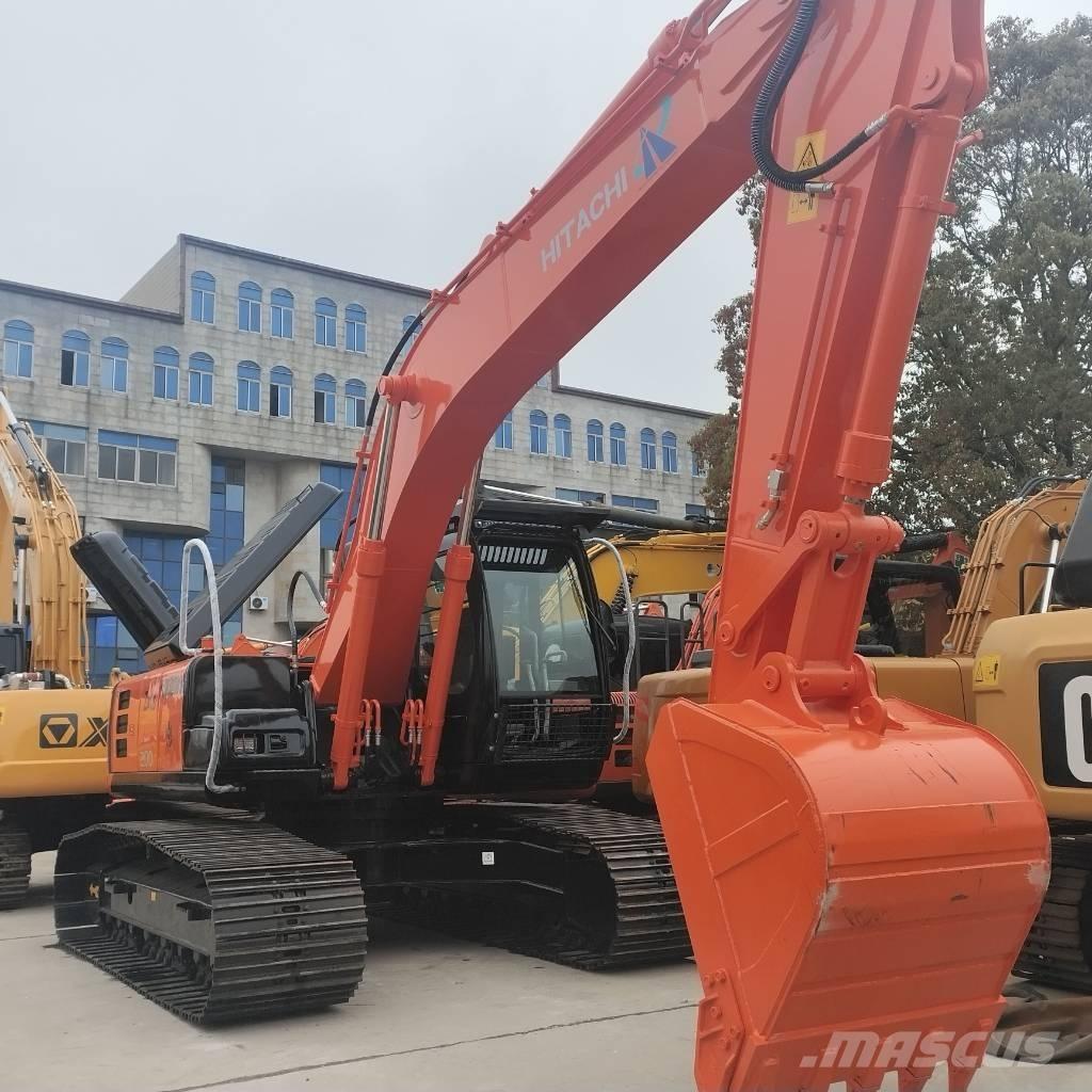 Hitachi ZX 200 Гусеничні екскаватори