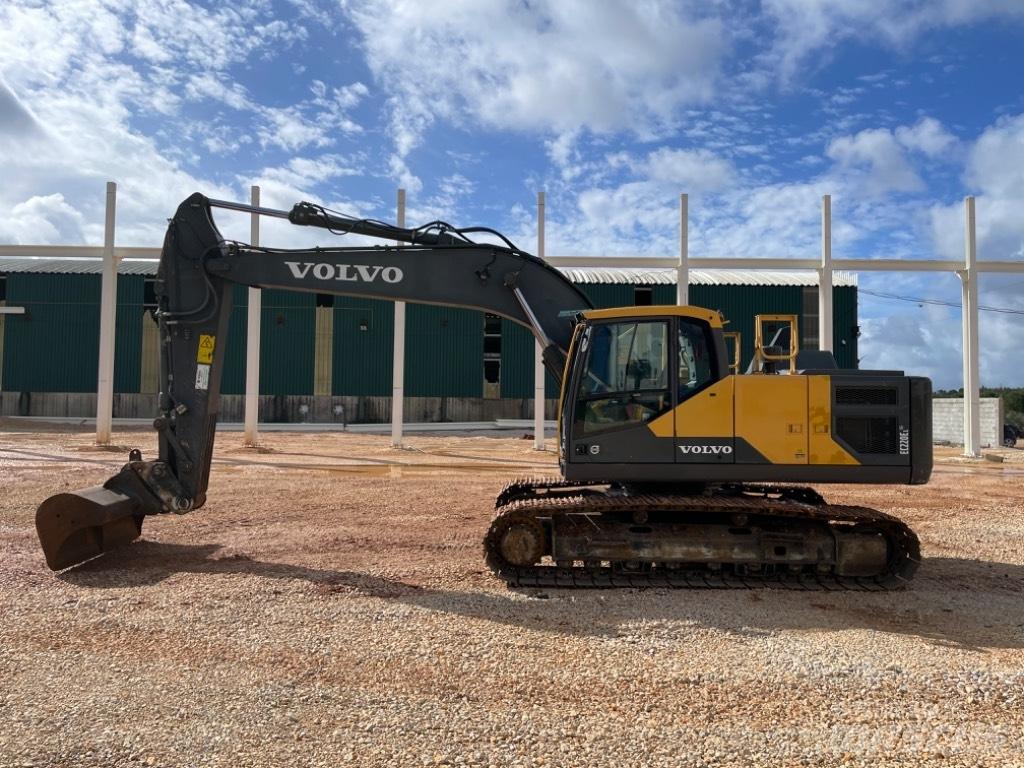 Volvo EC 220 E Гусеничні екскаватори