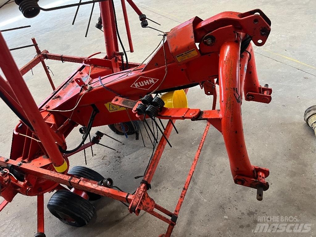 Kuhn 8501 MH Граблі і сінозворушувачі