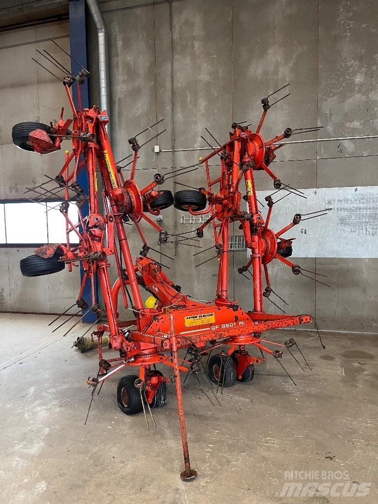 Kuhn 8501 MH Граблі і сінозворушувачі