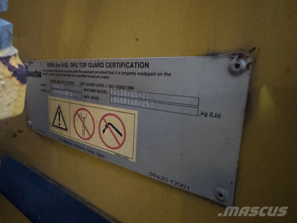 Komatsu PC138-11 Гусеничні екскаватори