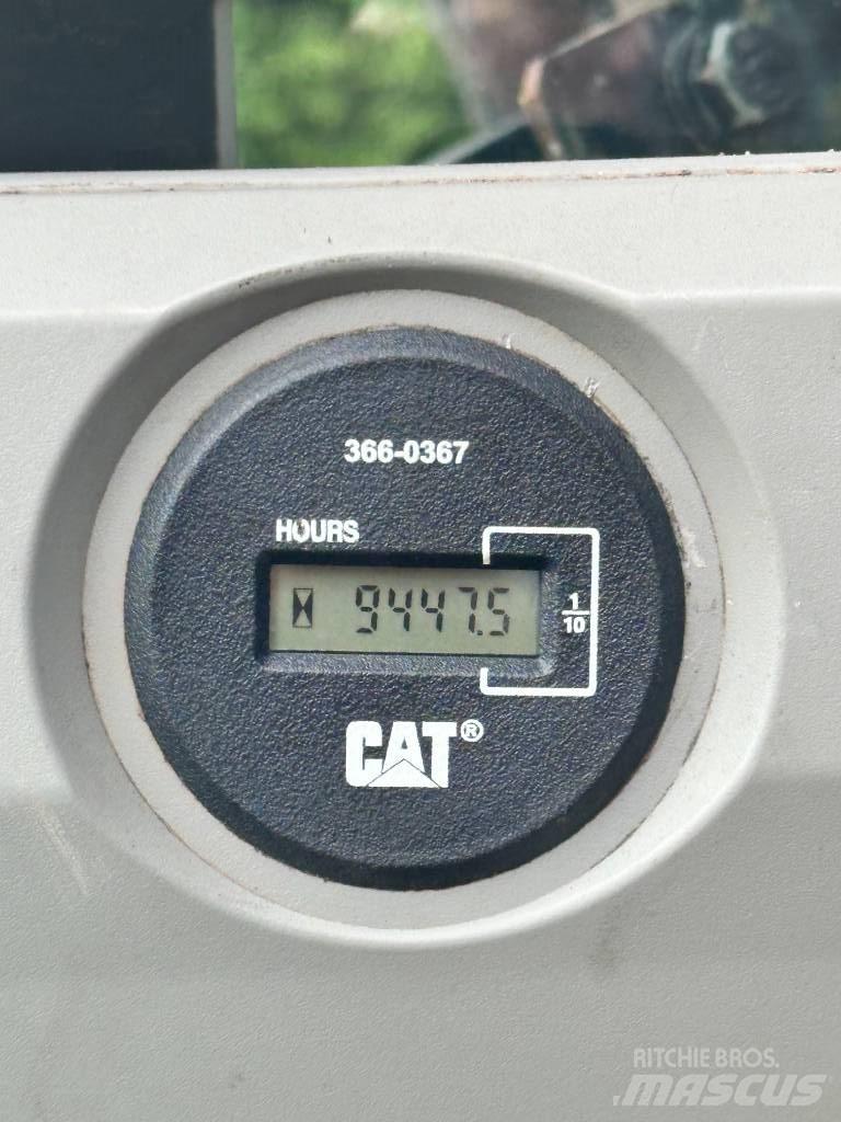 CAT 320 EL Гусеничні екскаватори