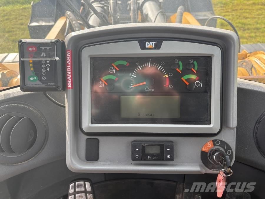 CAT 980M Фронтальні навантажувачі