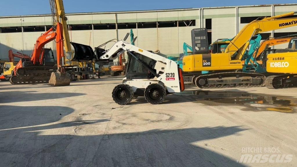 Bobcat S 220 Міні-навантажувачі