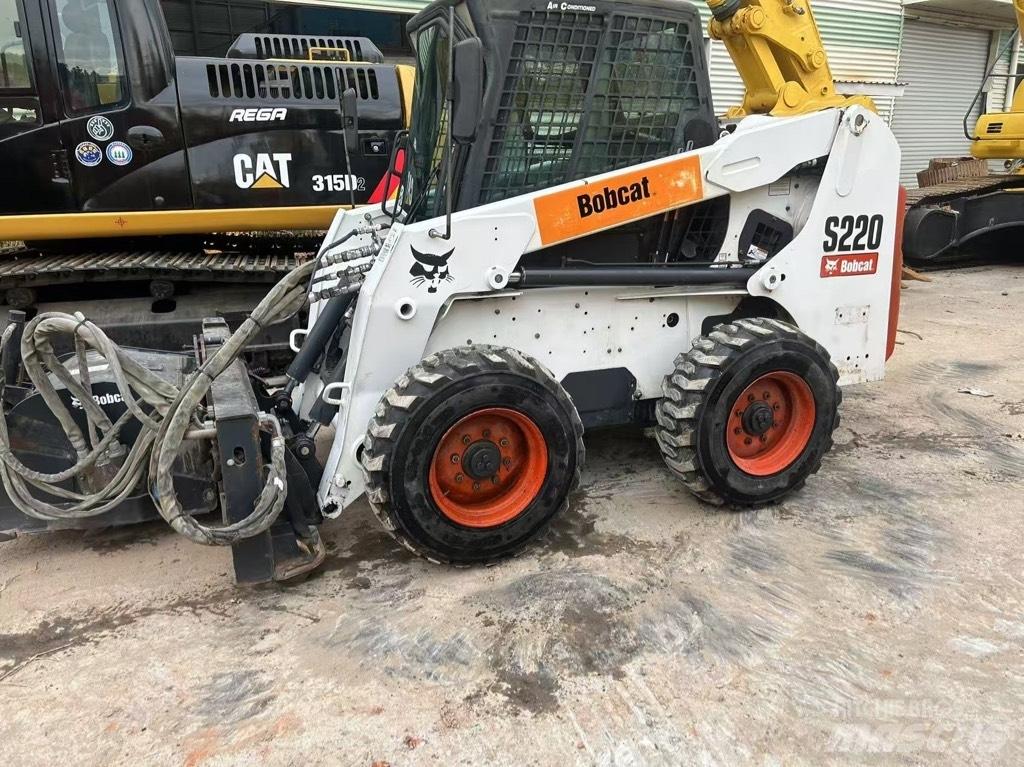 Bobcat S 220 Міні-навантажувачі