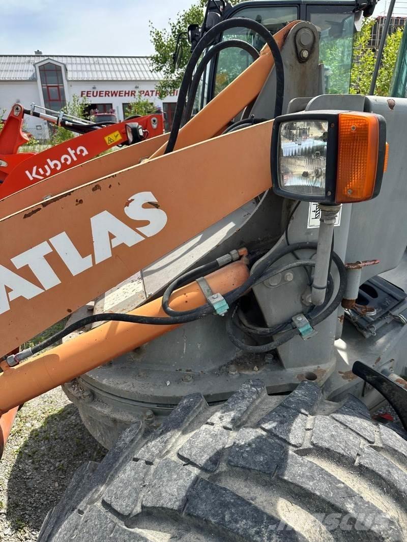 Atlas AR75S Фронтальні навантажувачі
