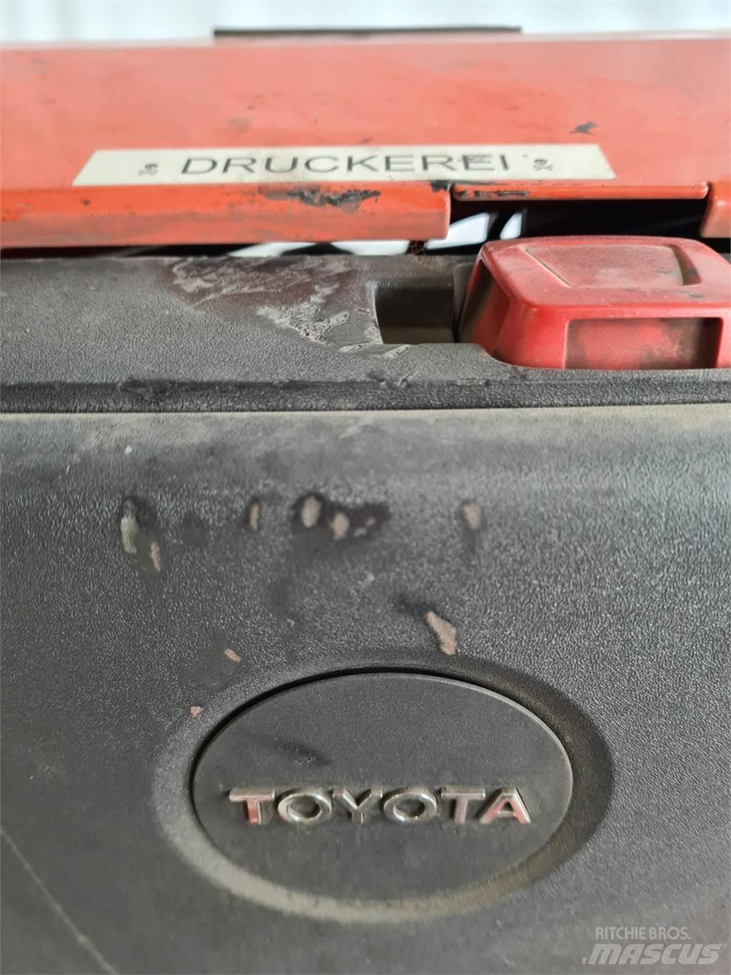 Toyota LWE 250 Штабелери
