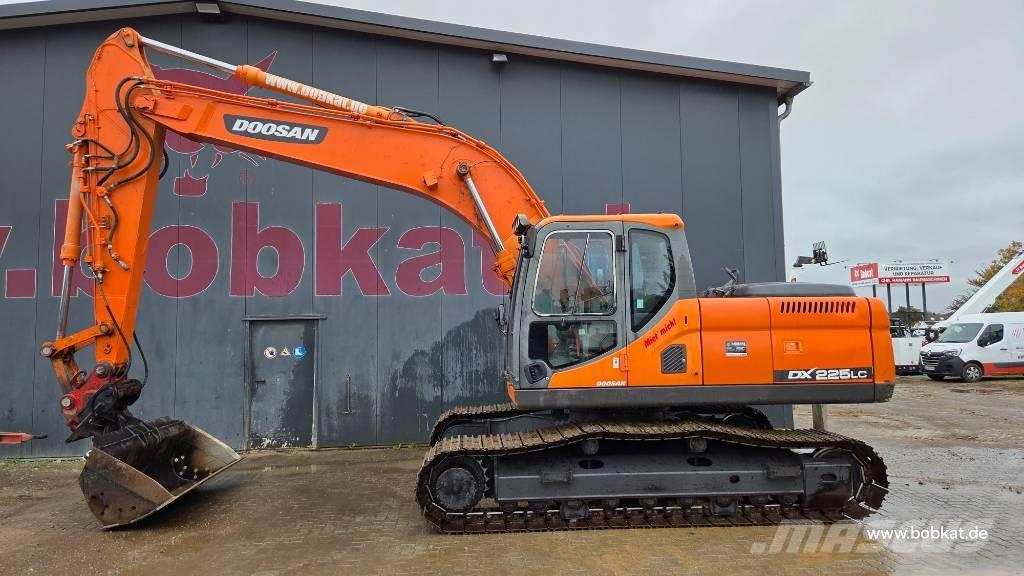 Doosan DX 225 LC Гусеничні екскаватори