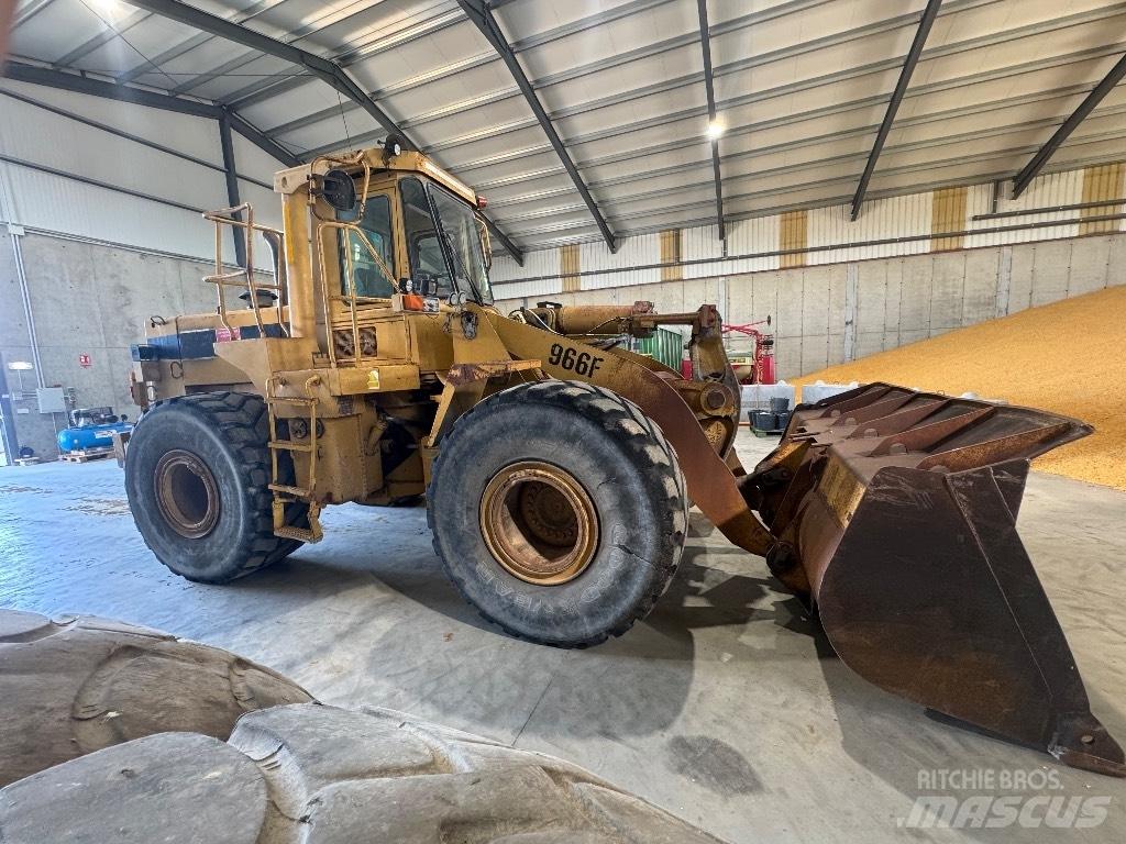 CAT 966 F Фронтальні навантажувачі
