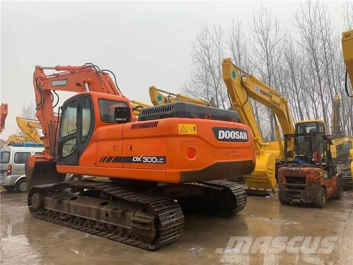 Doosan dx300 Гусеничні екскаватори