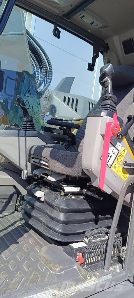 Volvo ECR235EL Гусеничні екскаватори