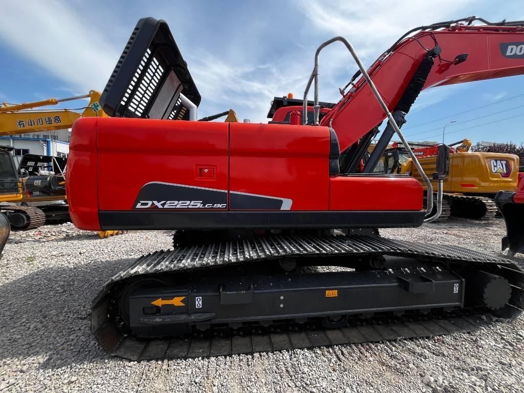 Doosan DX 225 Гусеничні екскаватори