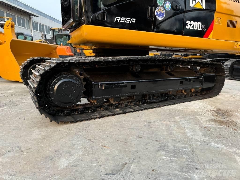 CAT 320D2 Середні екскаватори 7т. - 12т.