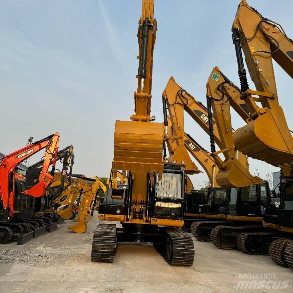 CAT 320D2 Середні екскаватори 7т. - 12т.