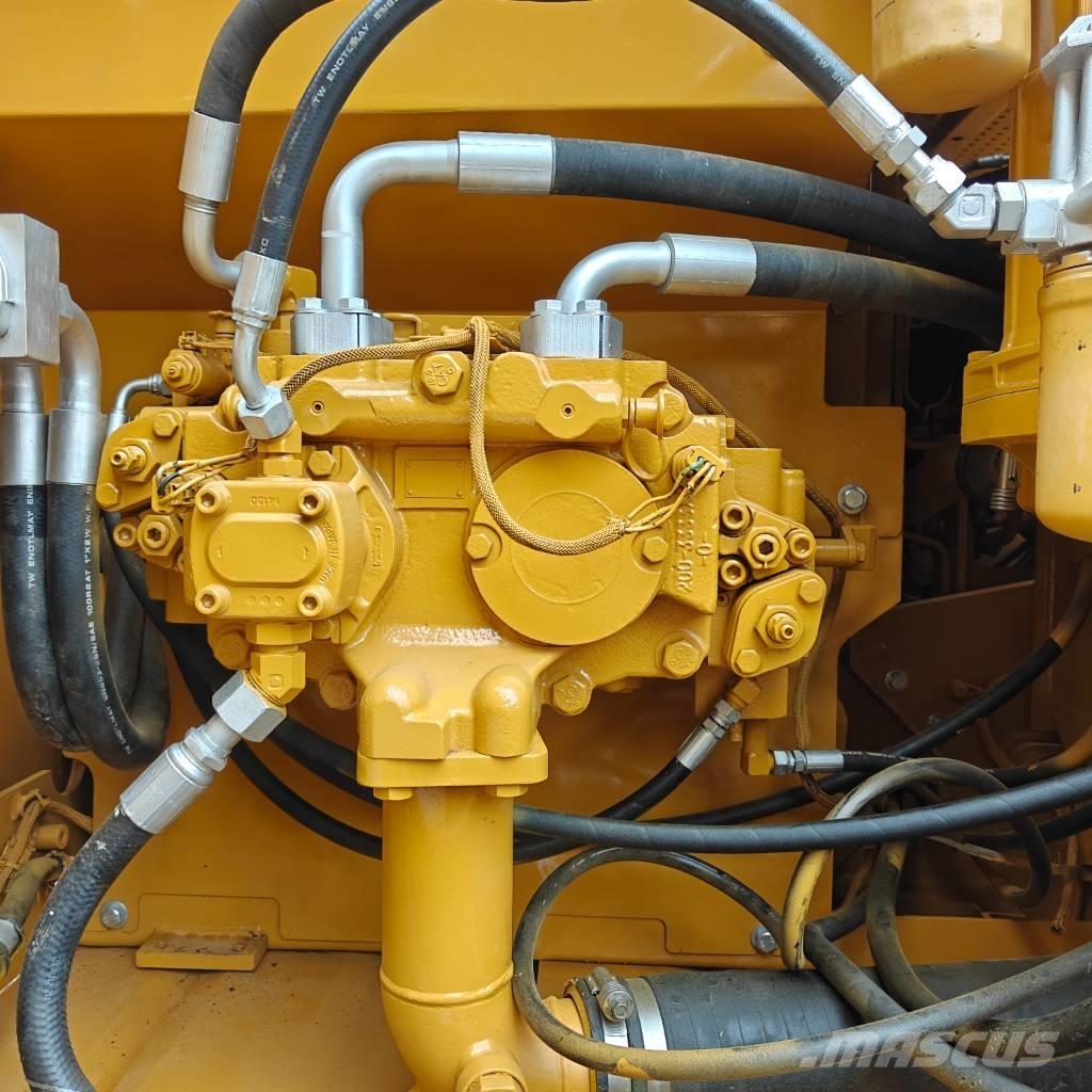 CAT 320 D Гусеничні екскаватори