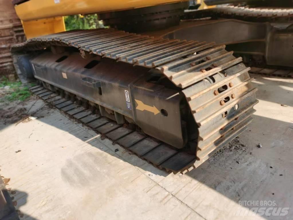 Komatsu PC 220-7 Гусеничні екскаватори